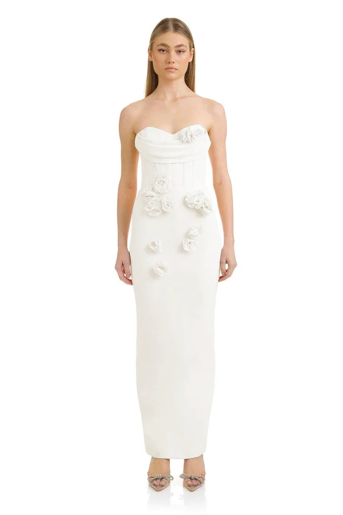 Elegant Rose Applique Strapless Gown - Perfect for Evening Events	