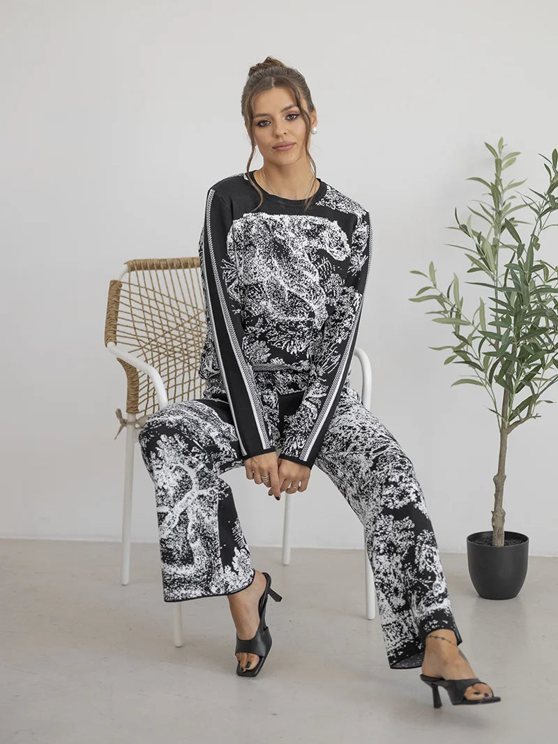 Sporty Lounge Outfit Set – Ancient Ink Tiger Art Print & Solid | Chuzko.com