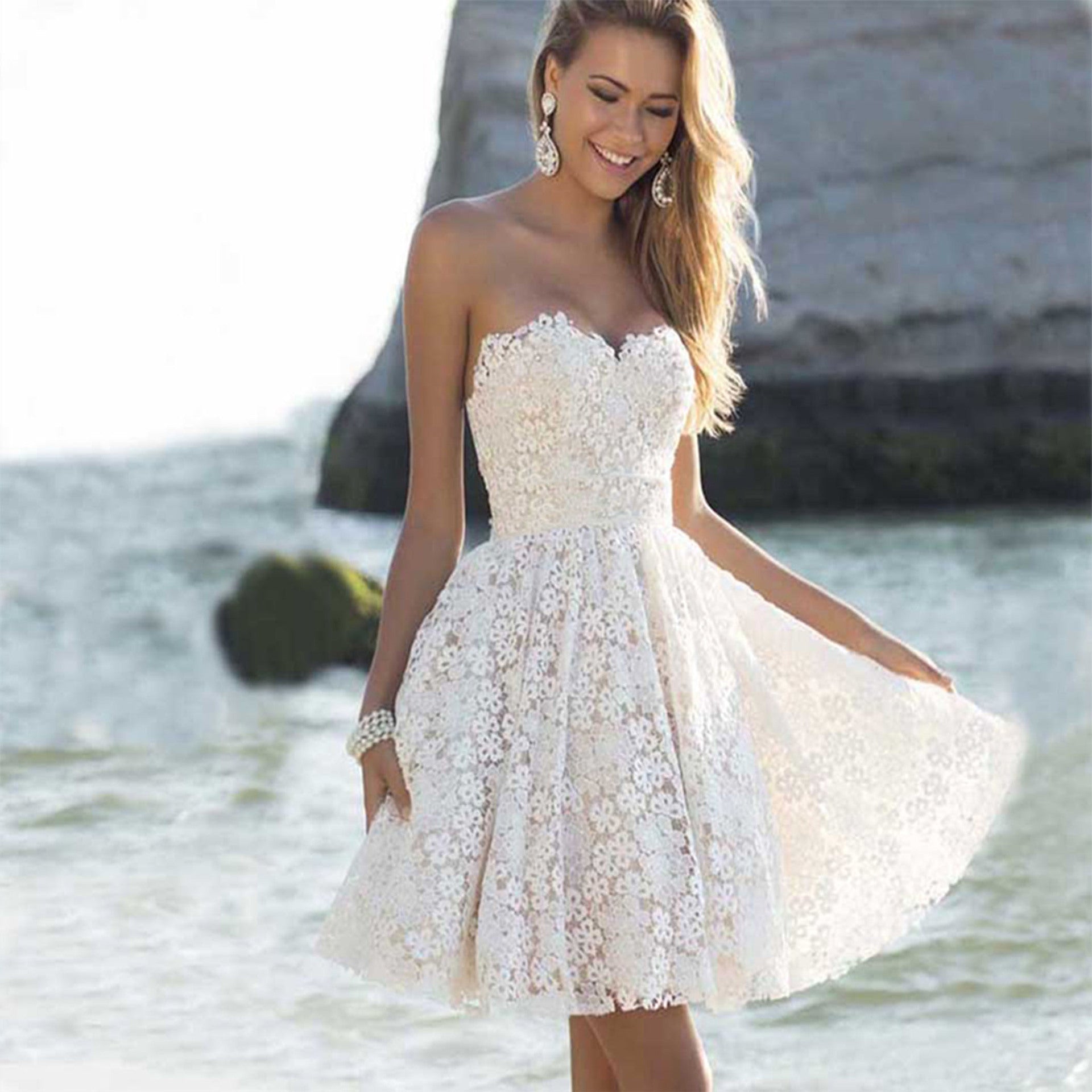 Floral Lace Sweetheart-Neck Party Mini Dress	