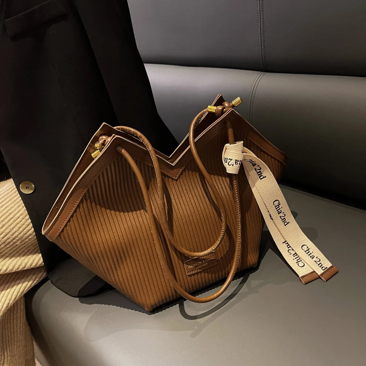 Metro Vogue: Sleek Striped City Bag Shoulder Bags | Chuzko.com