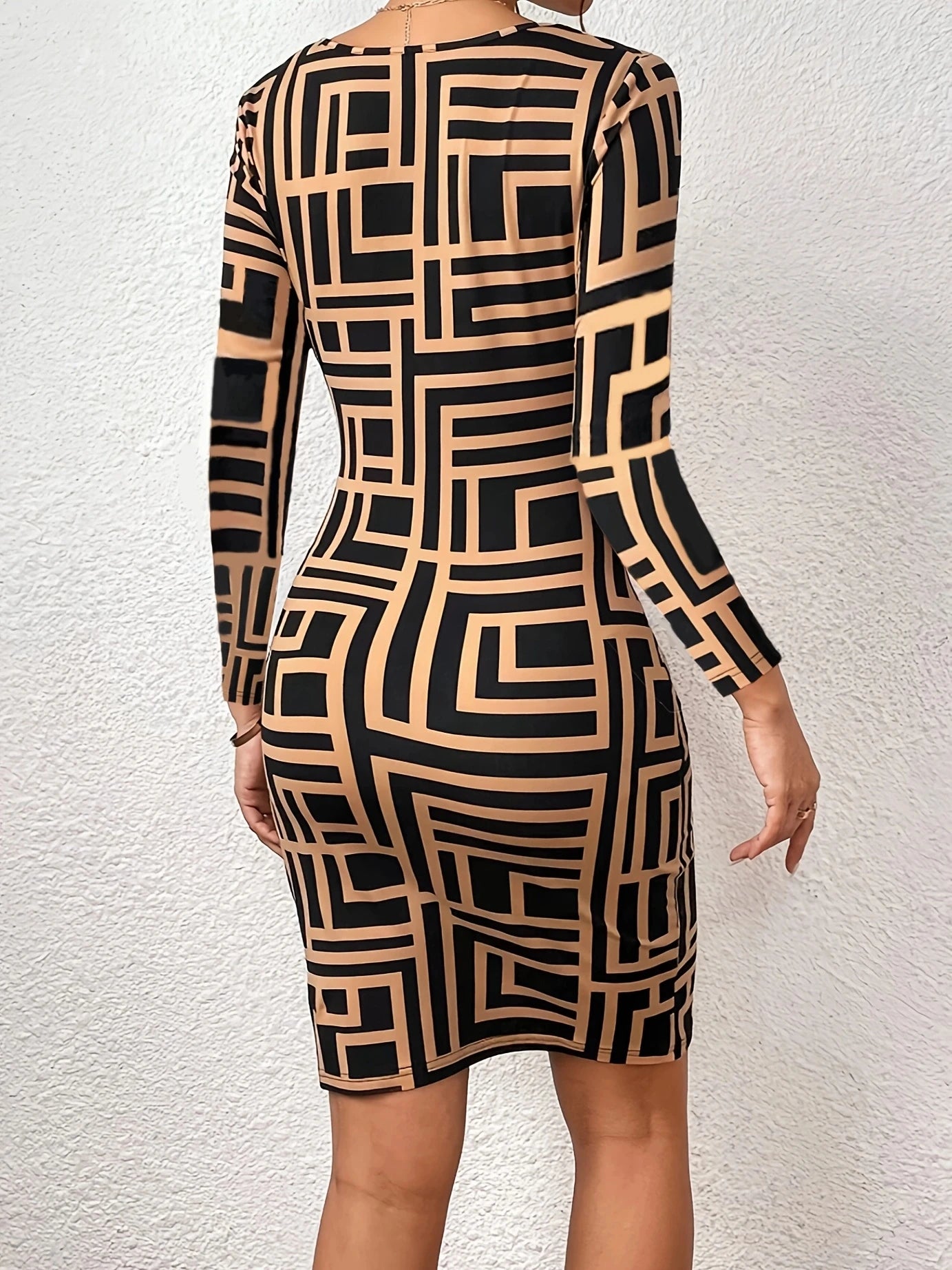 Long-Sleeve Geometric Print Bodycon Mini Dress - For Hourglass | Chuzko.com