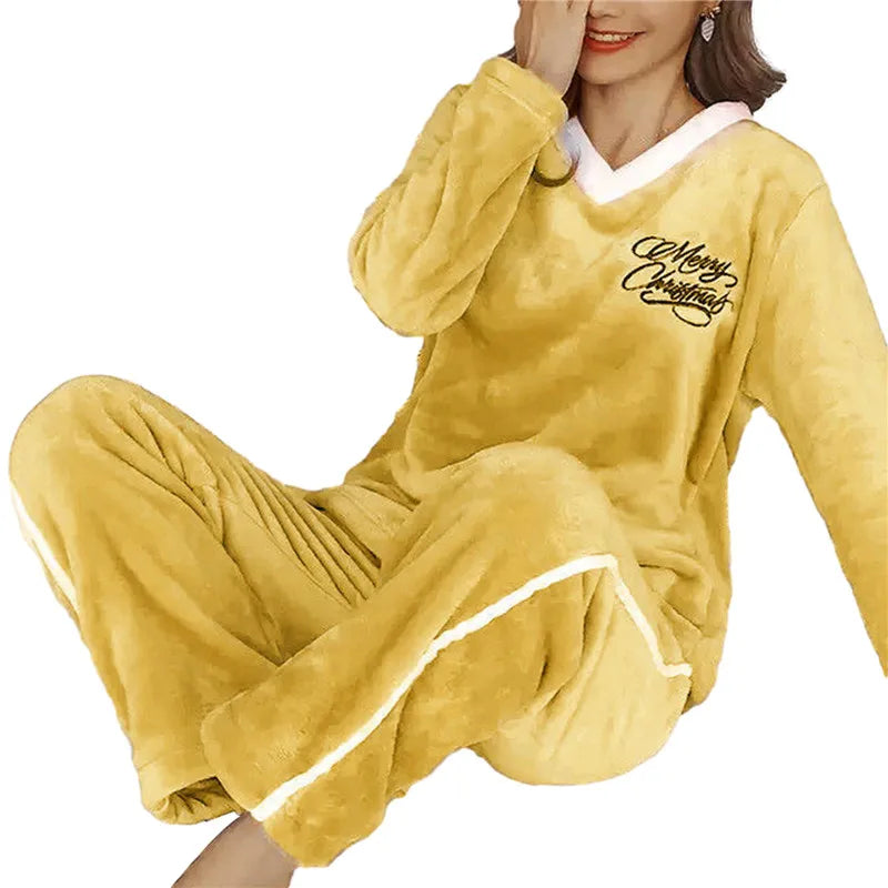 Cozy Fleece Loungewear Set for Chilly Evenings	