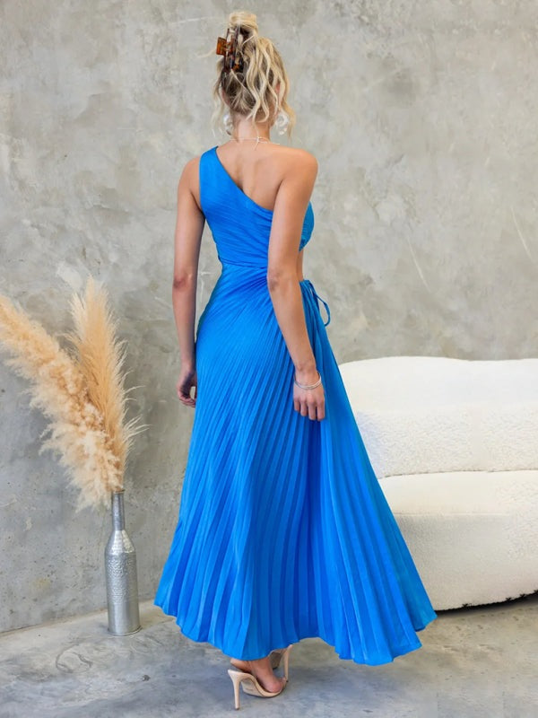 Elegant Pleated Maxi Dress with Asymmetrical Neckline Elegant