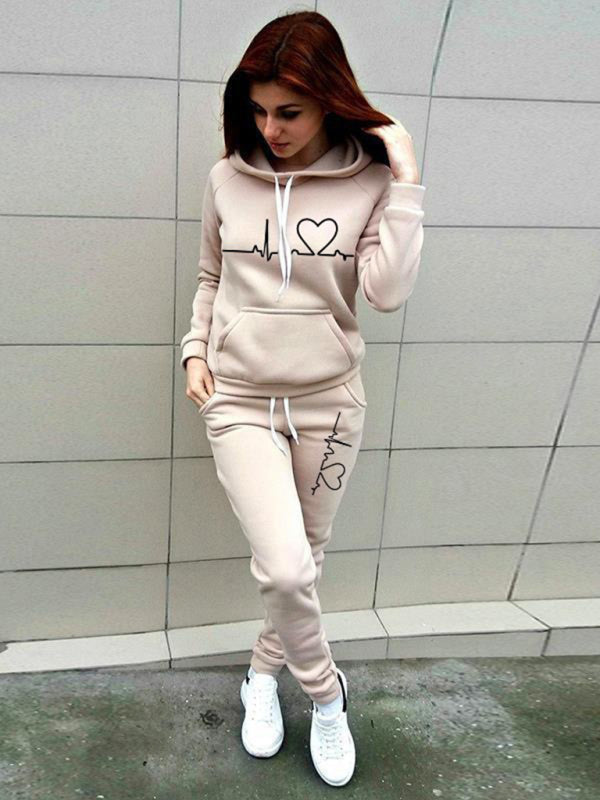 Women's Comfort Fit Fleece Tracksuit for Casual Days	