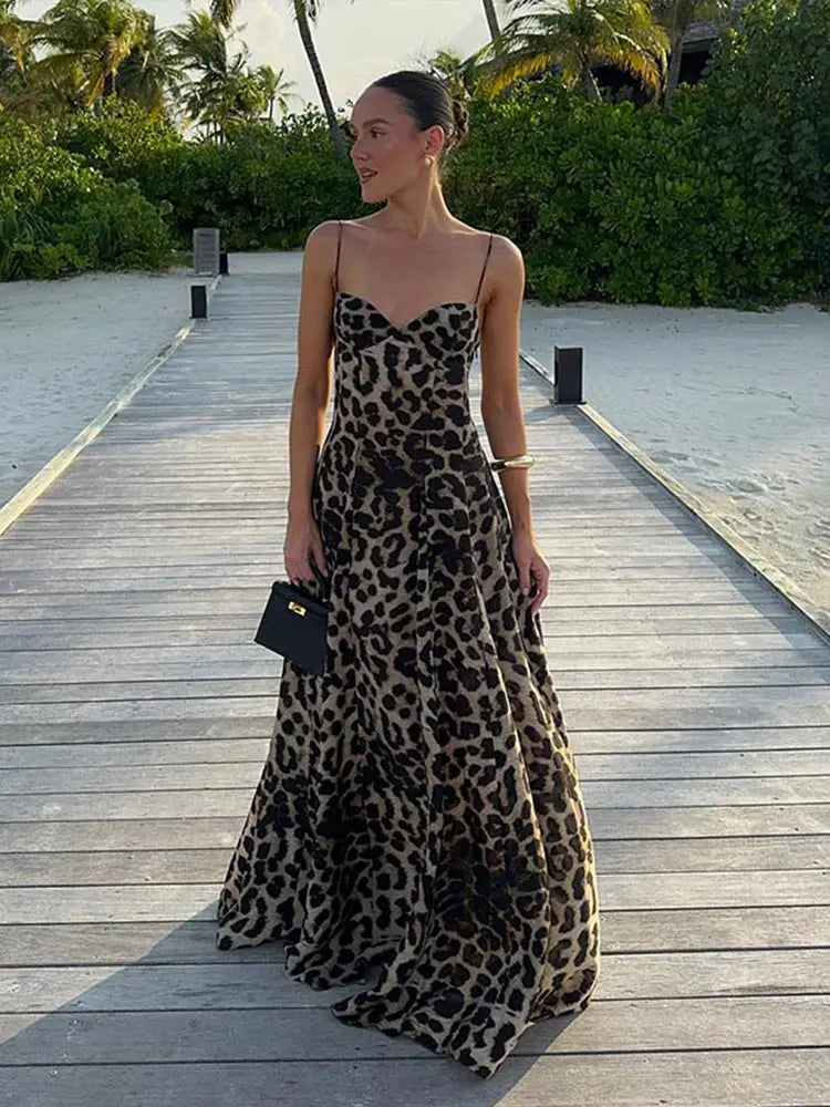 Elegant Leopard Maxi Dress for Evening Events	