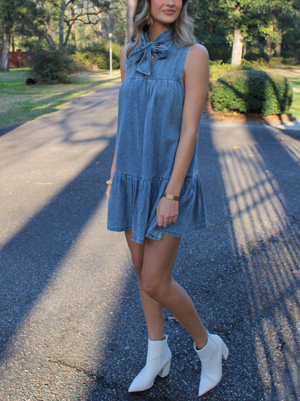 Sleeveless Denim Tunic Dress with Bow Front for Casual Events