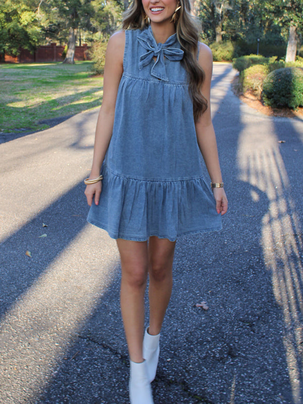 Sleeveless Denim Tunic Dress with Bow Front for Casual Events