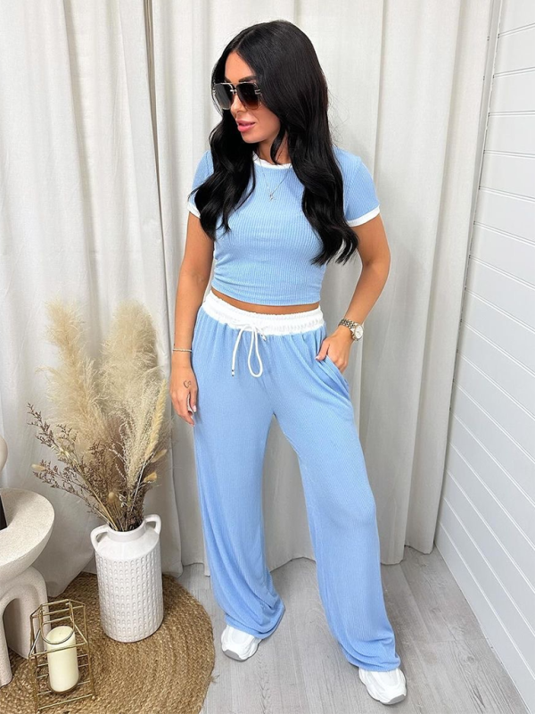 Women’s Sporty Crop Tee & High-Waisted Flared Pants Sporty