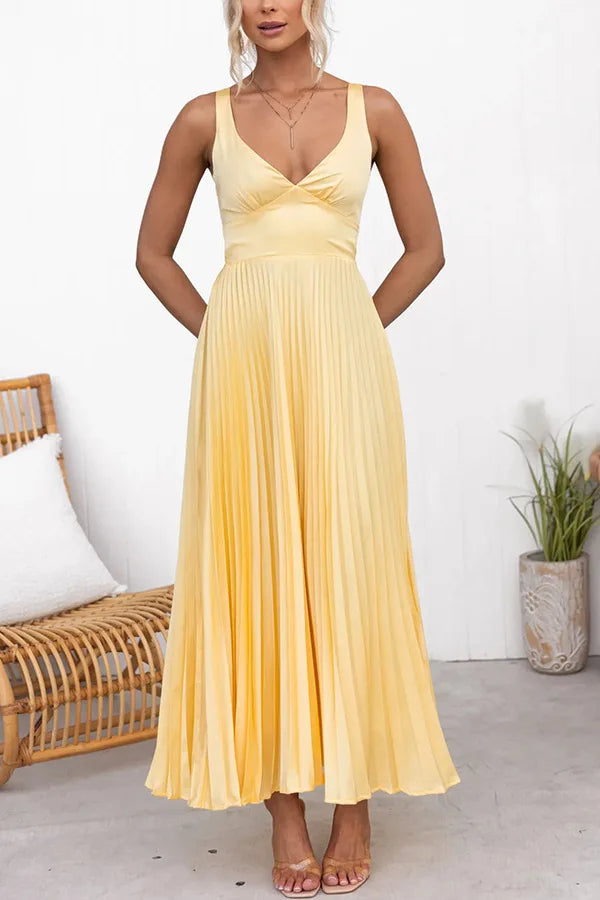 Flowing Pleated Maxi Dress for Evening Events | Elegant Dresses